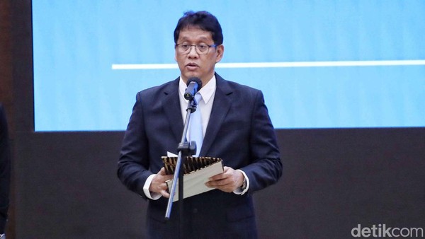 gaya-purbaya-yudhi-sadewa-yang-resmi-jabat-menteri-keuangan-1757406979908_169